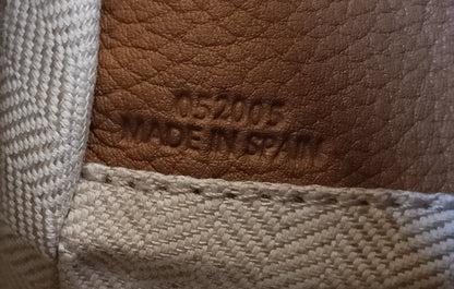 Loewe Puzzle Medium Grained Caramel GHW 2020