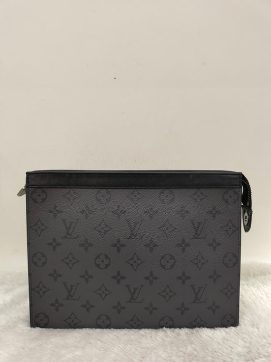 LV Pochette Voyage MM Monogram Eclipse (CHIP)