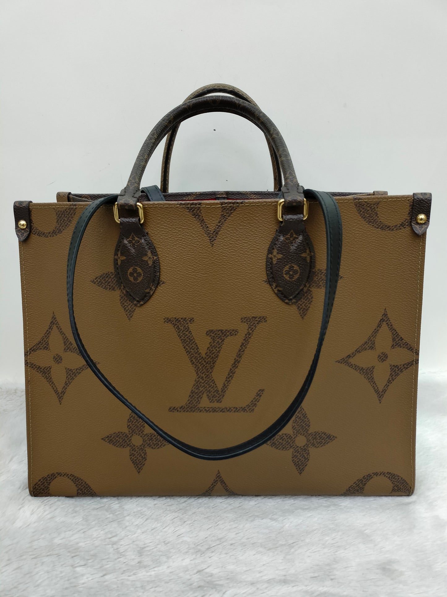 LV OTG MM Monogram Reverse (CHIP)