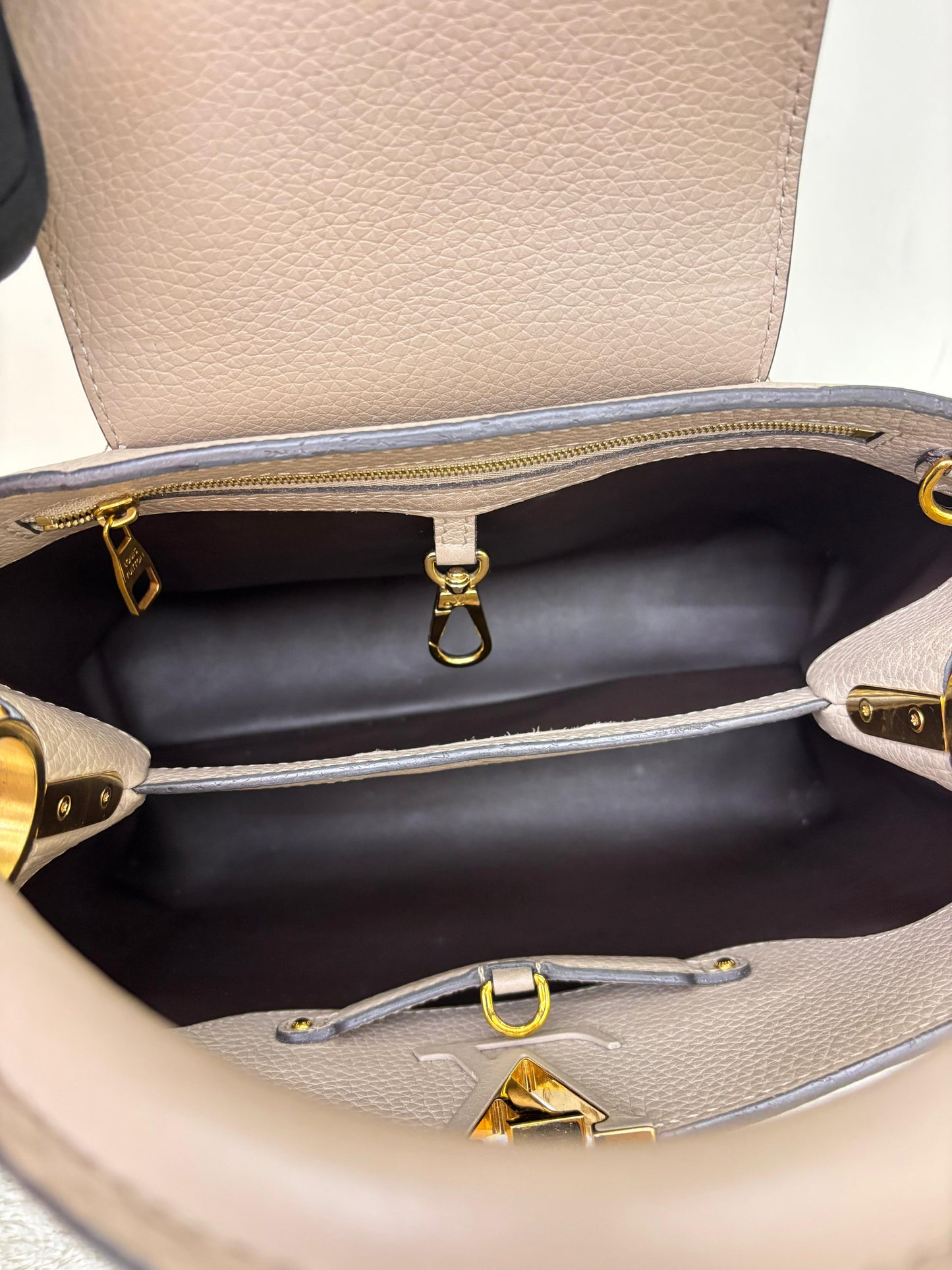 LV Capucines PM Taurillon Gallet 2018