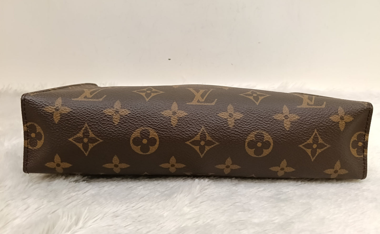 LV Pochette Toiletry 26 Monogram 2020