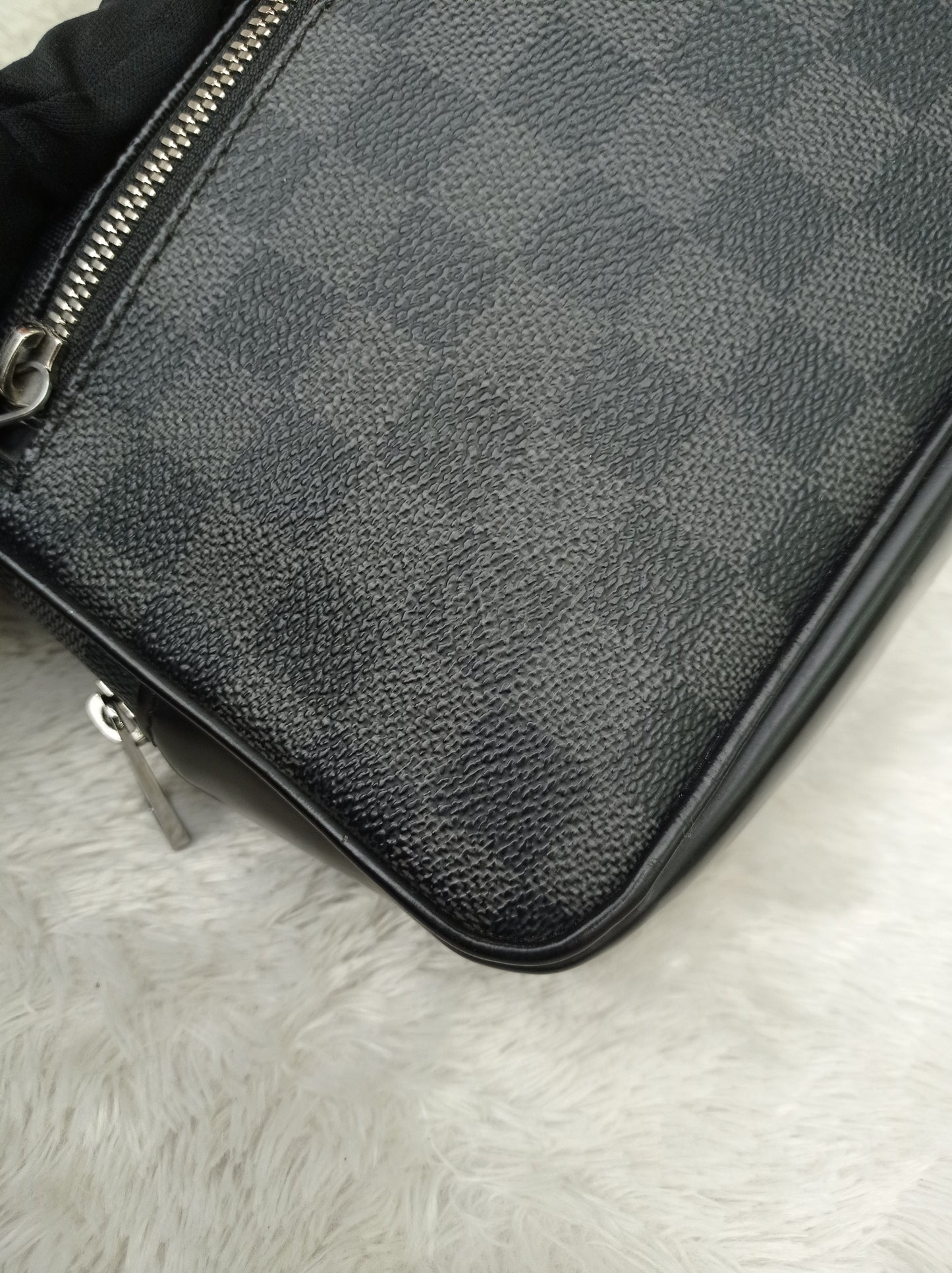 LV Kasai Clutch Graphite 2017