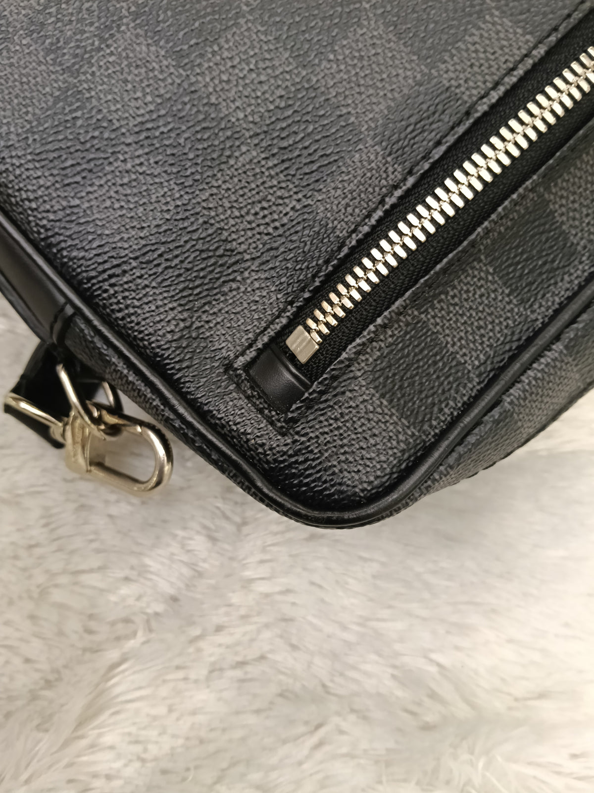 LV Kasai Clutch Graphite 2018