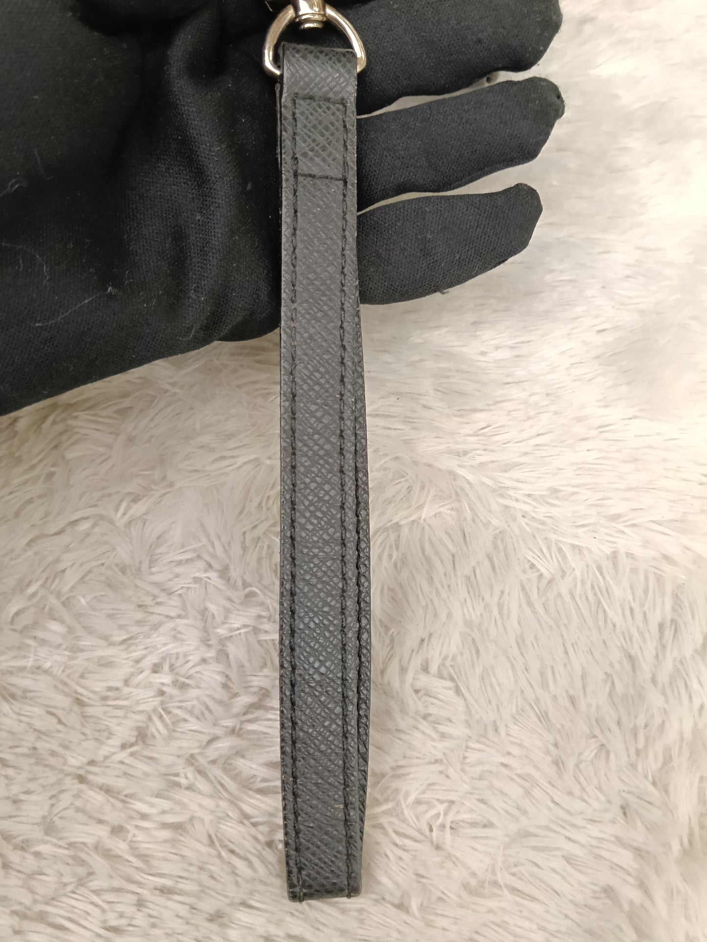 LV Neo Pavel Clutch Taiga Ardoise Black 2009