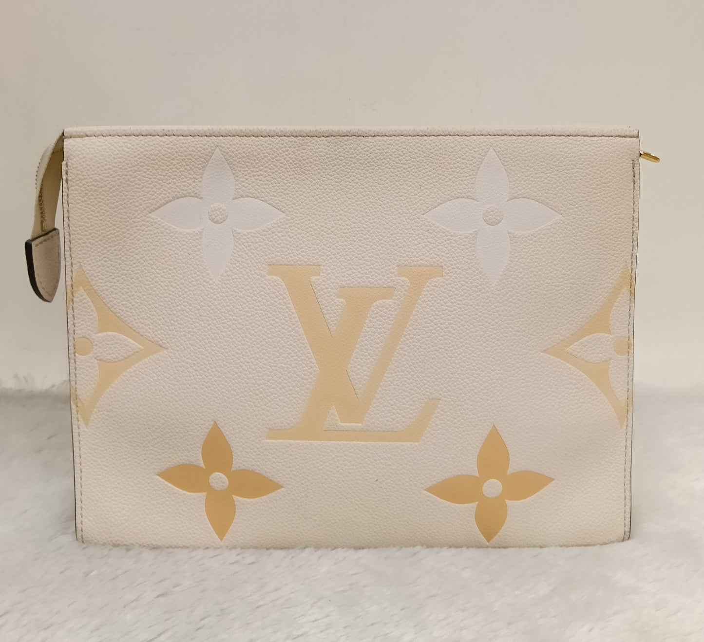 LV Pochette Toiletry 26 Monogram Giant Empreinte Pool Creme (CHIP)