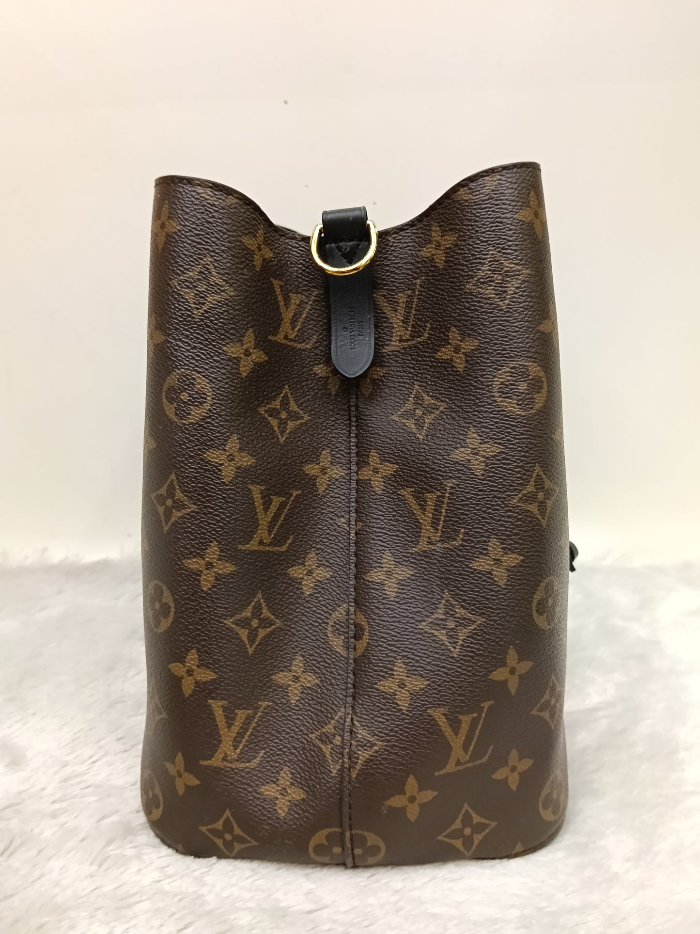 LV Neo Noe MM Monogram Noir (CHIP)