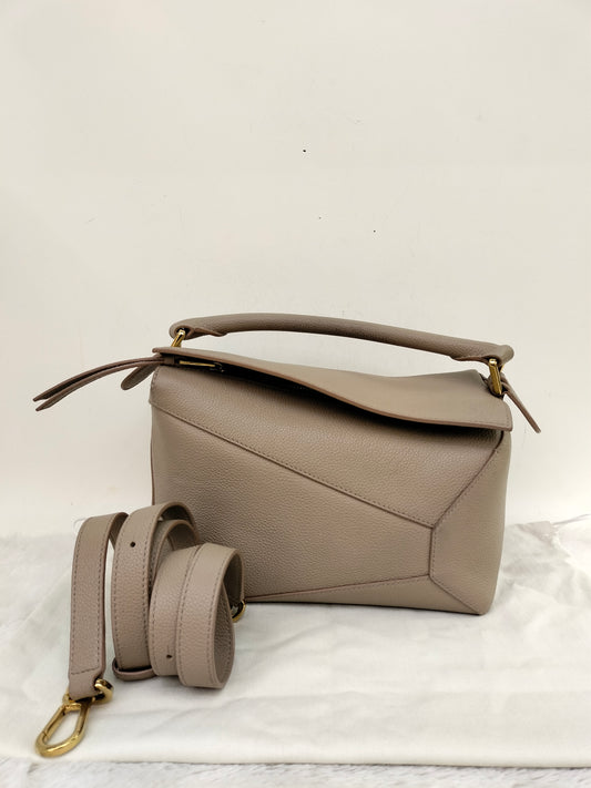 Loewe Puzzle Small Edge Grained Sand GHW 2023