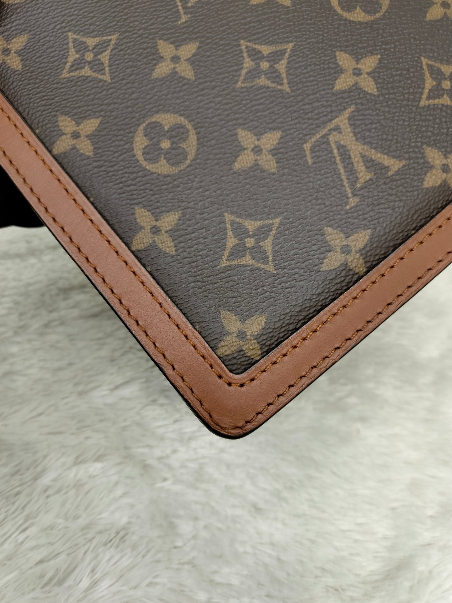 LV Dauphine MM Monogram Reverse 2020