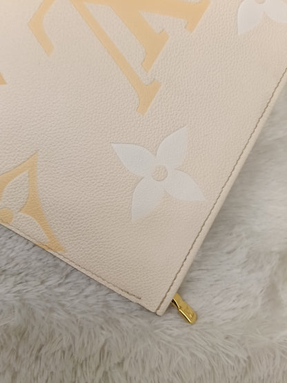 LV Pochette Toiletry 26 Monogram Giant Empreinte Pool Creme (CHIP)
