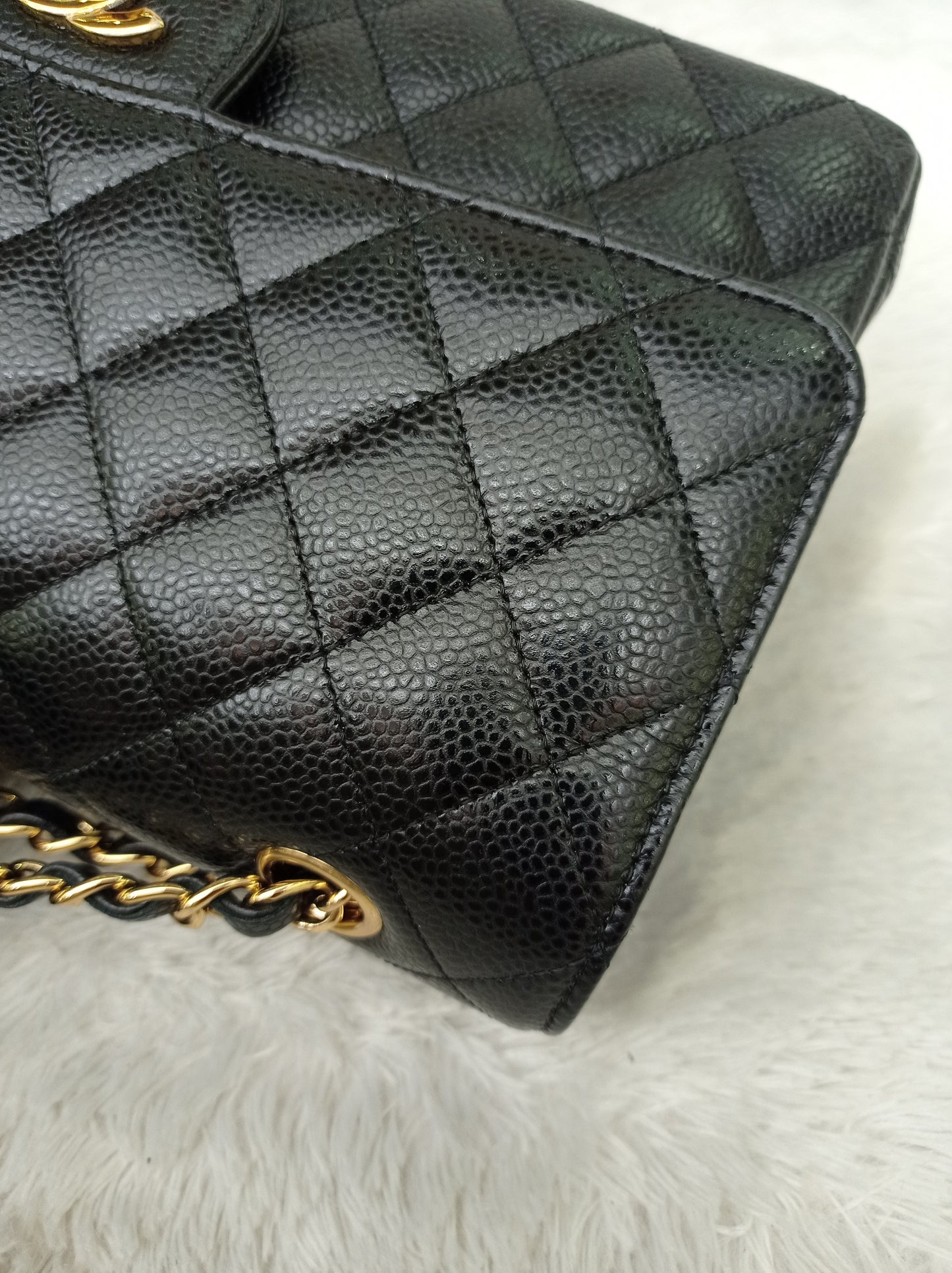 Chanel Medium Caviar Black GHW DF (CHIP)