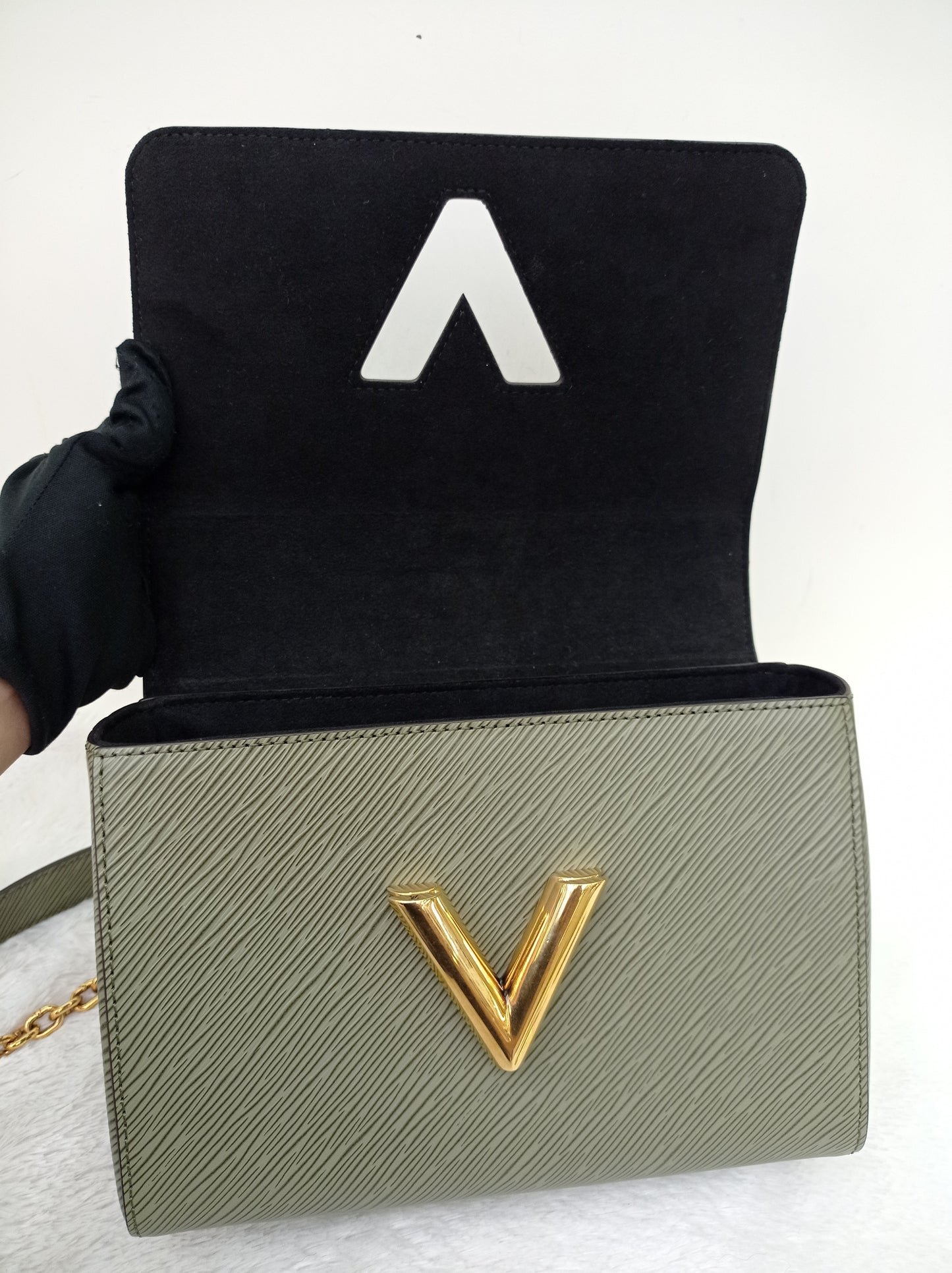 LV Twist MM Monogram Kabuki