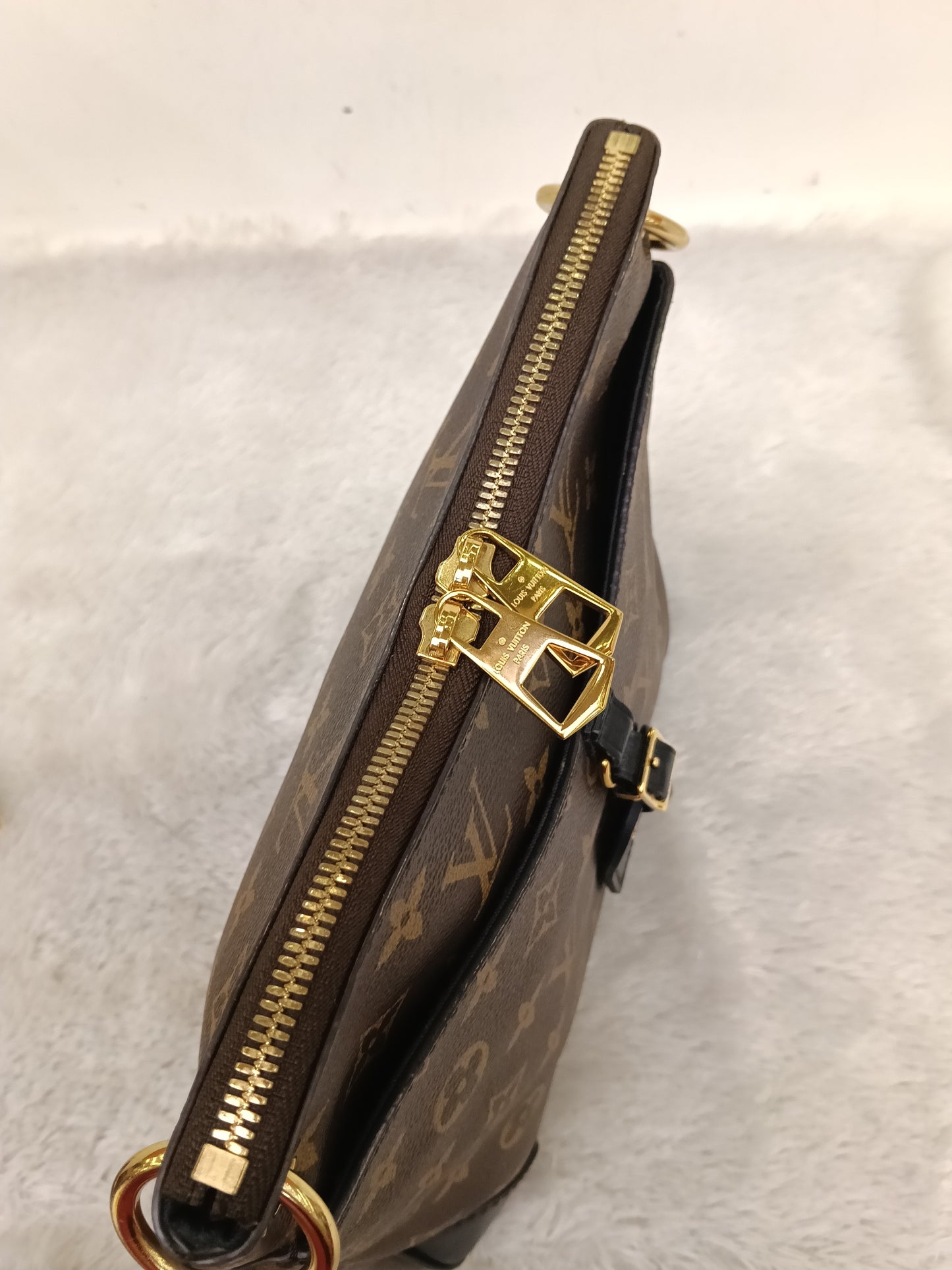 LV Odeon NM PM Monogram Noir (CHIP)