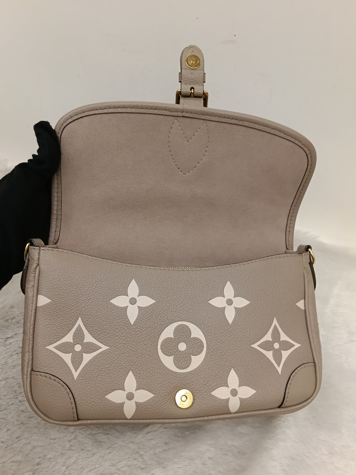 LV Diane PM ST NM Monogram Empreinte Tourterelle Creme 2025 (CHIP)