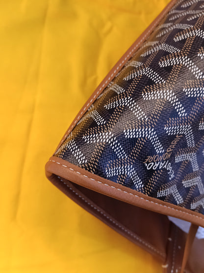 Goyard St Louis PM Black Tan SHW 2023
With pocket, db