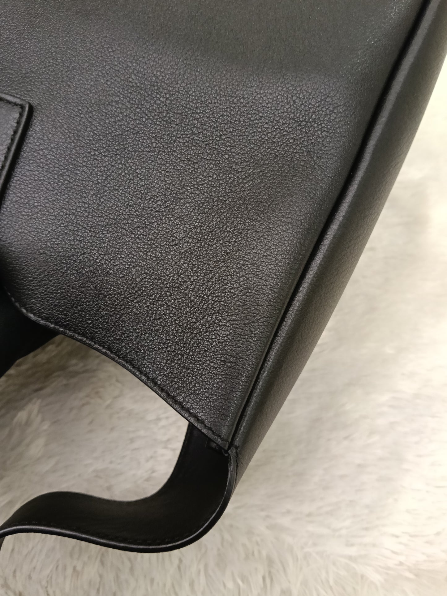 YsL Le 5 A 7 Supple Small Calfskin Black GHW 2026