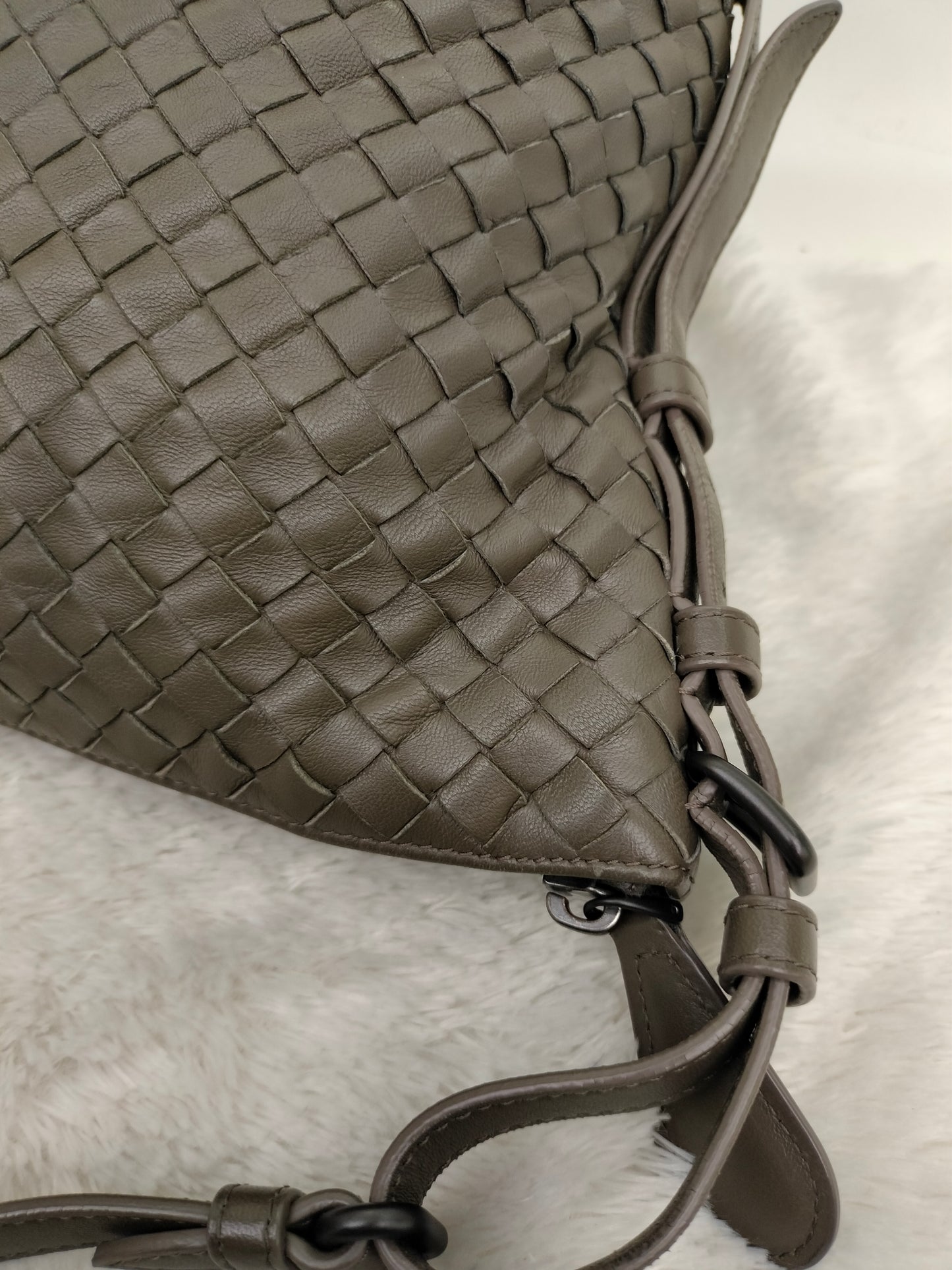 Bottega Veneta Osaka Medium Grey 2018