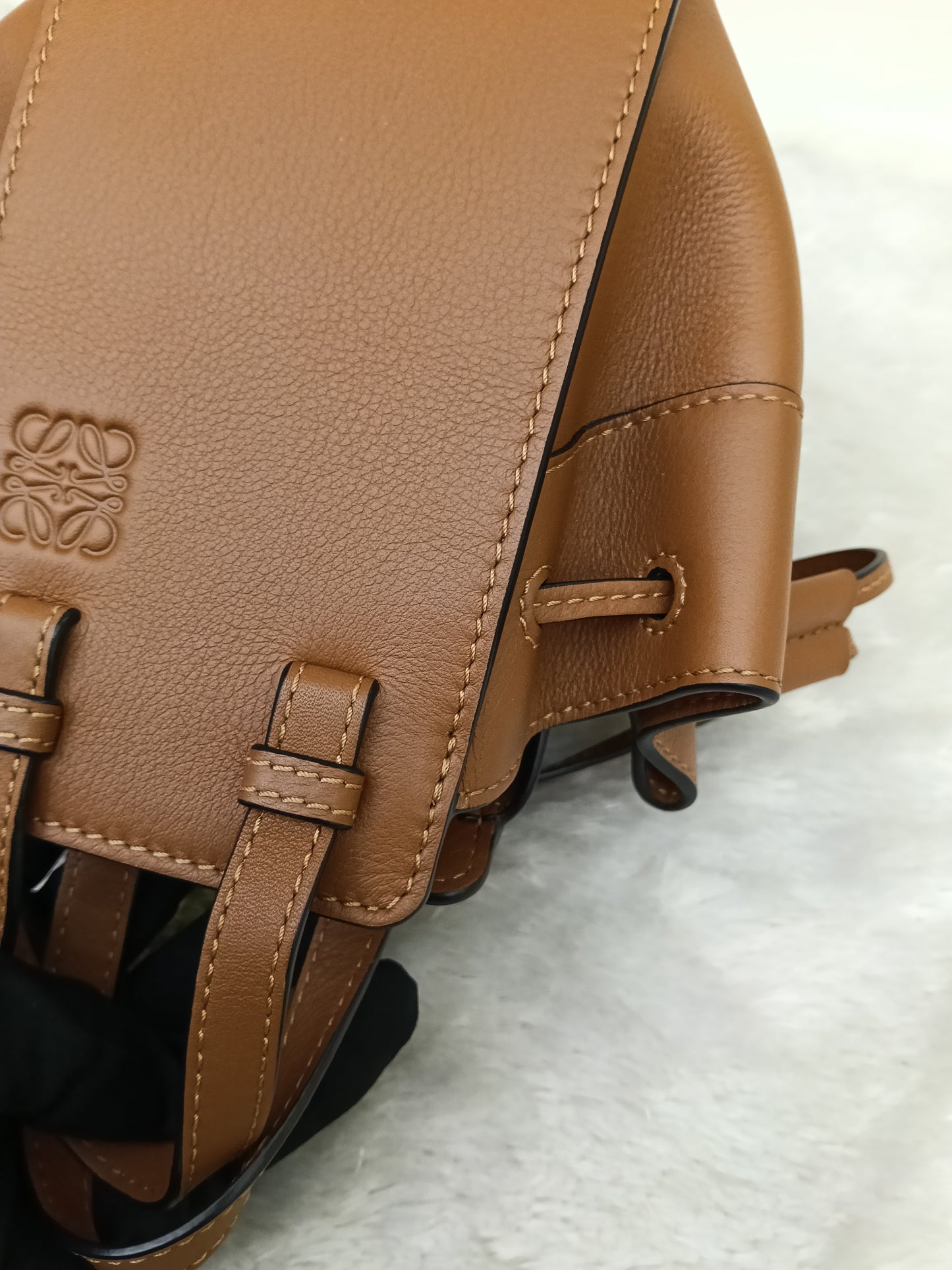 Loewe Hammock Mini Tan SHW 2024