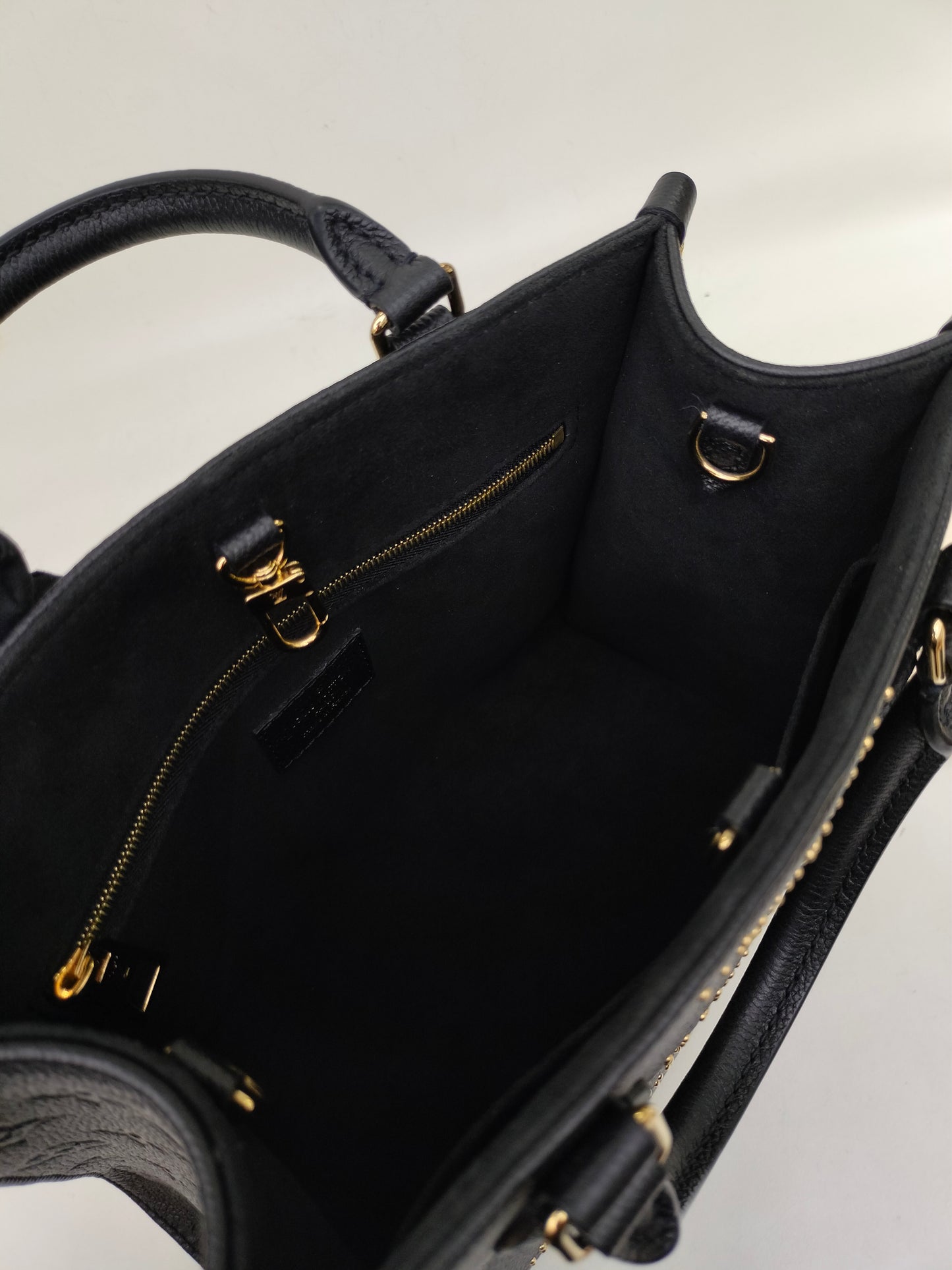 *Neverbeen Used* LV OTG PM Monogram Empreinte Studded Noir (CHIP)