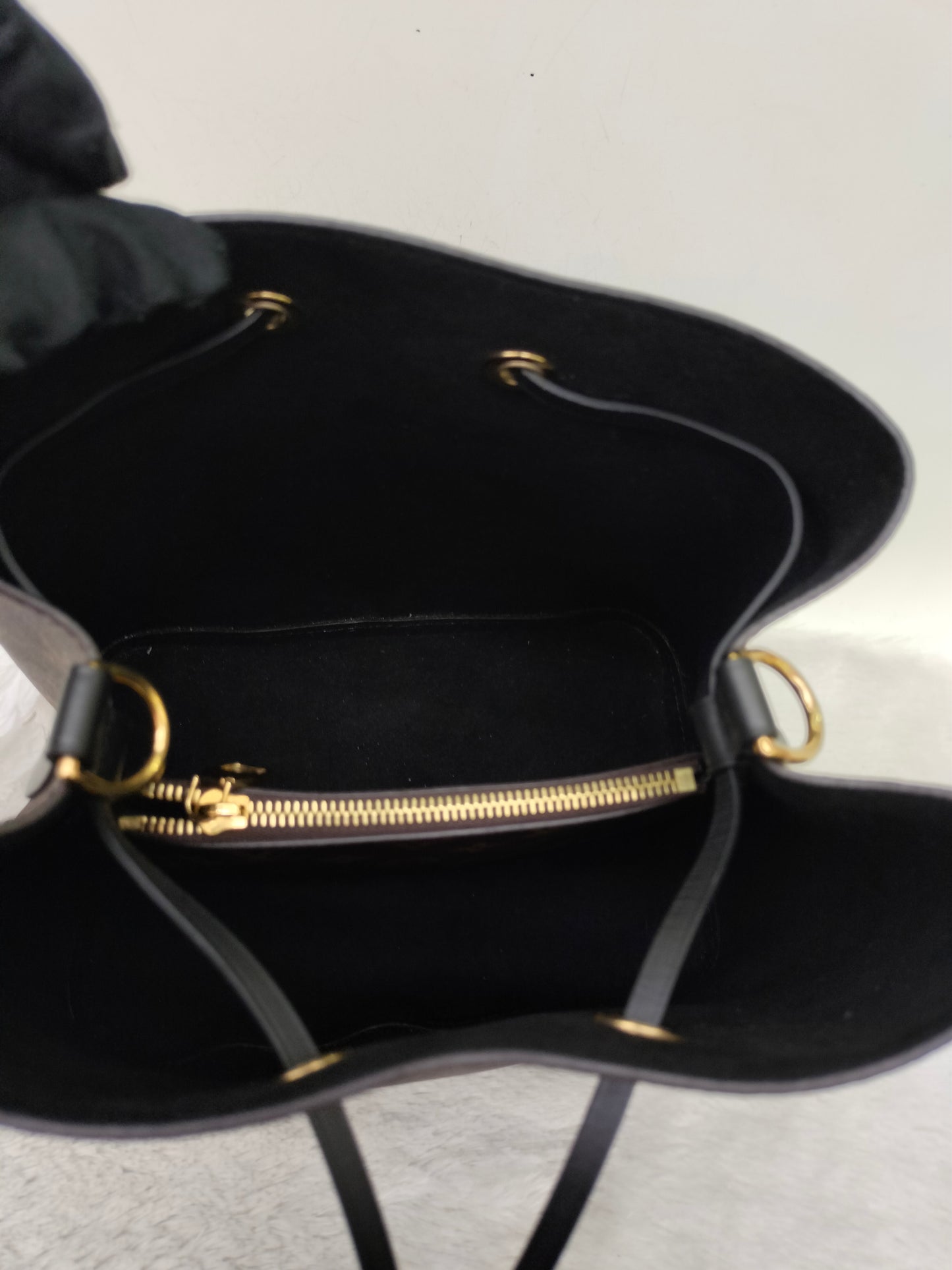 LV Neo Noe MM Monogram Noir (CHIP)