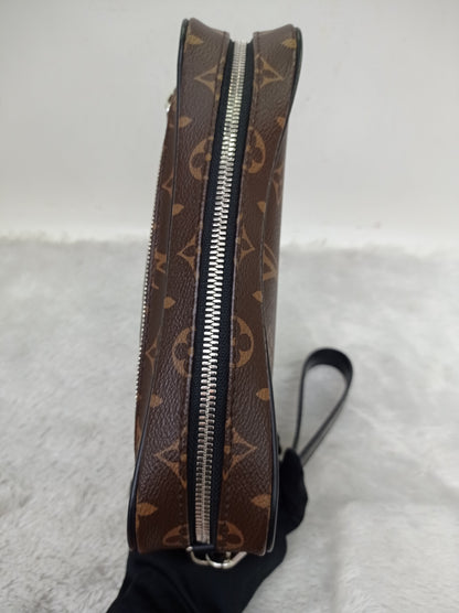 LV Kasai Clutch Monogram Macassar  2019
