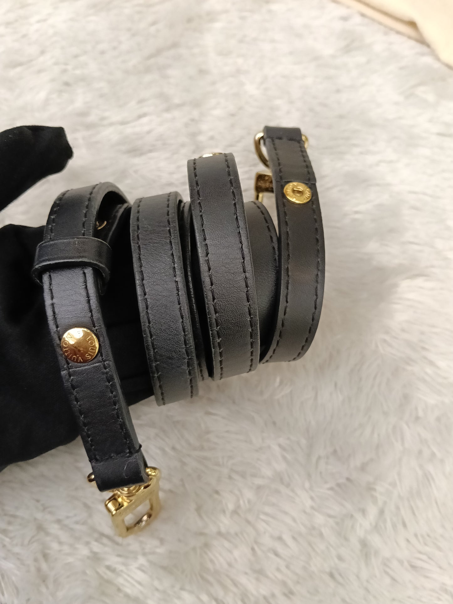 LV Neo Noe MM Monogram Noir (CHIP)