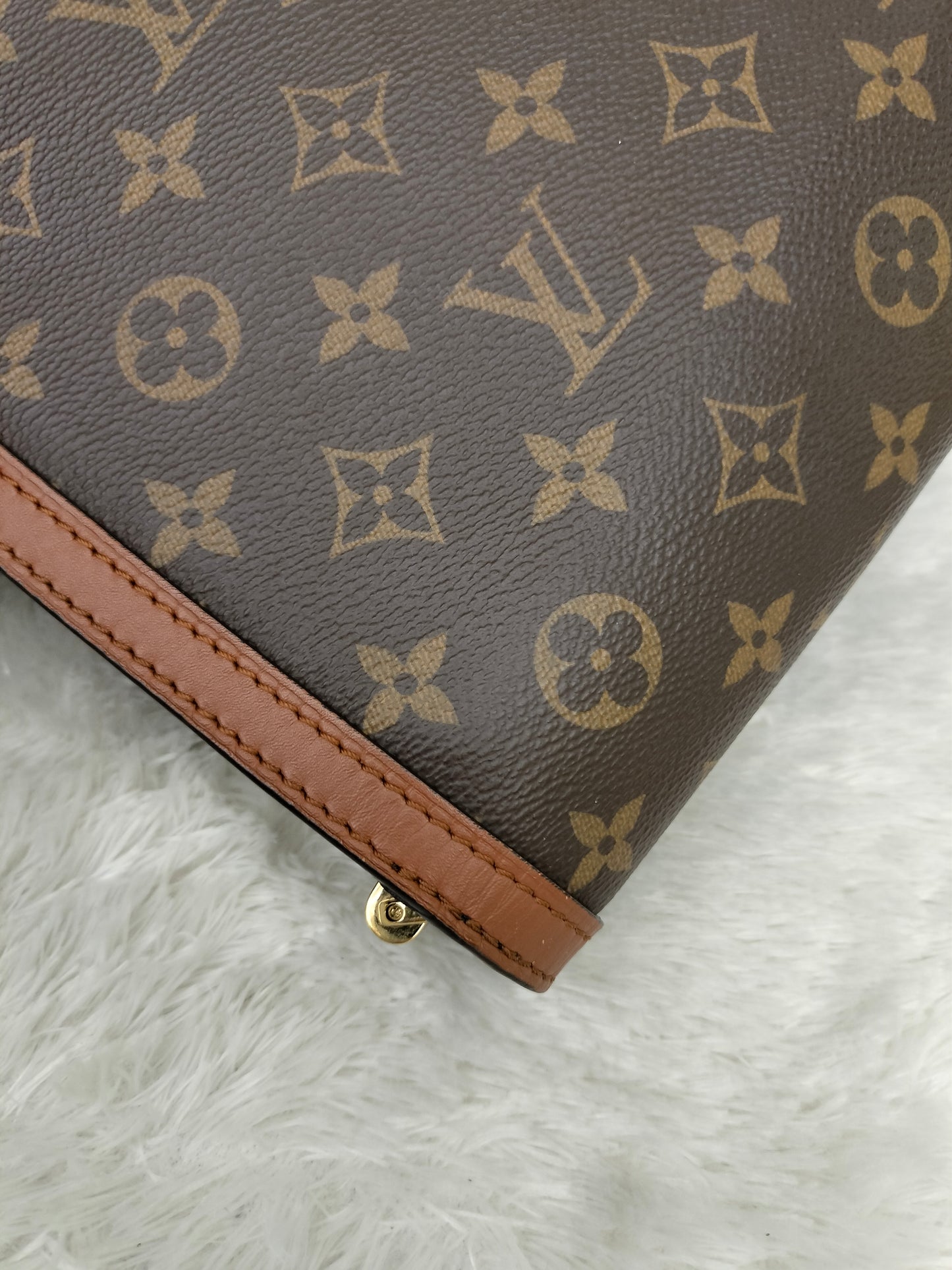 LV Dauphine MM Monogram Reverse 2020
