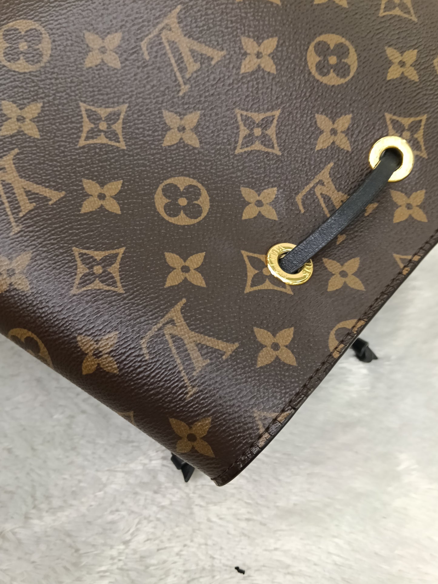 LV Neo Noe MM Monogram Noir 2018