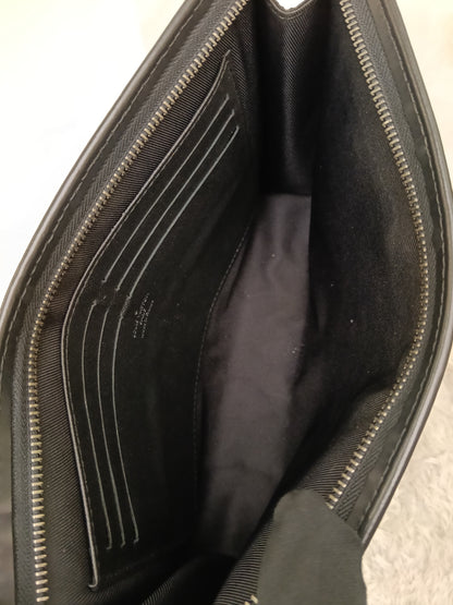 LV Pochette Voyage Monogram Eclipse 2019