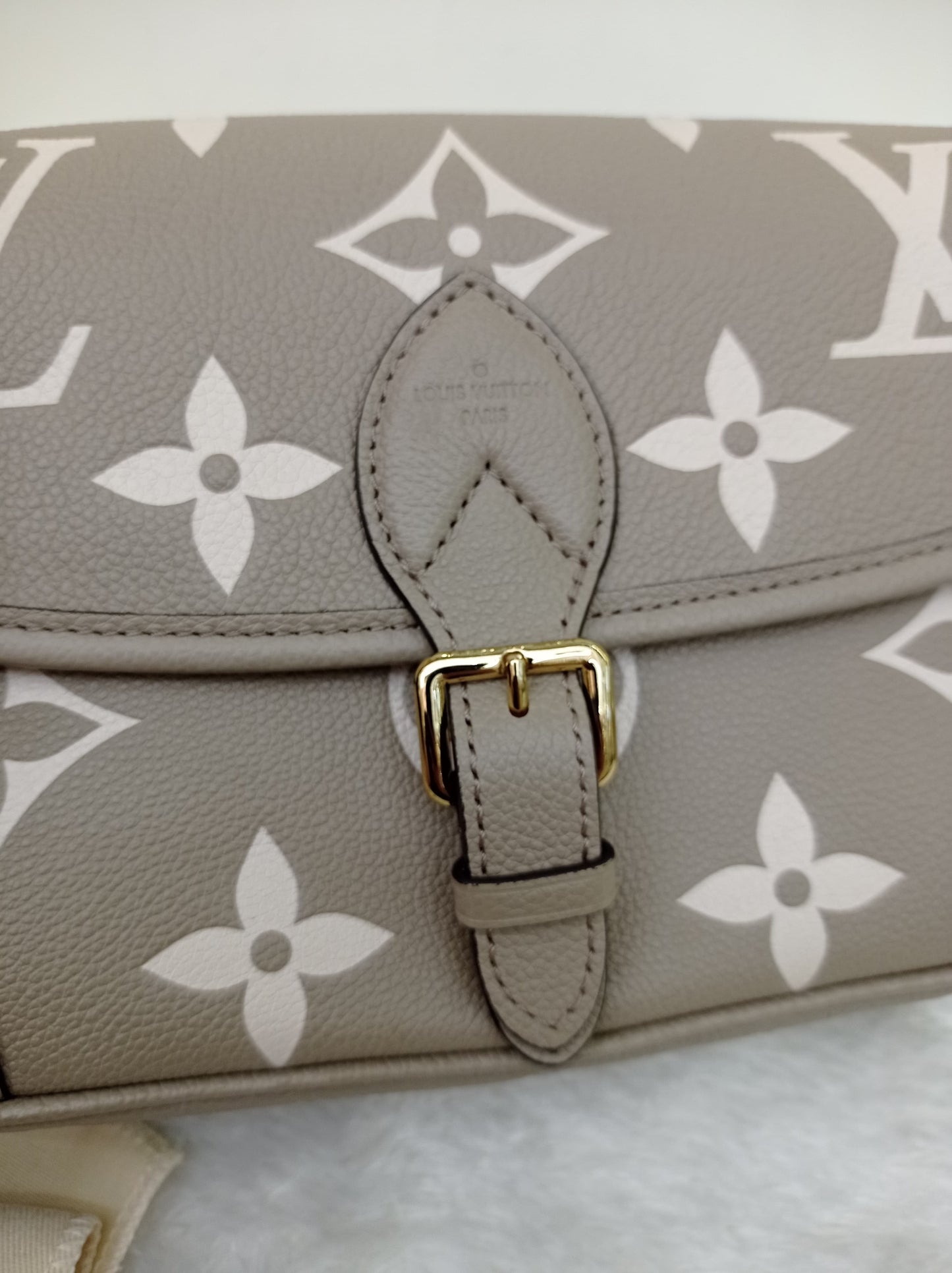 LV Diane PM ST NM Monogram Empreinte Creme Tourterelle (CHIP)