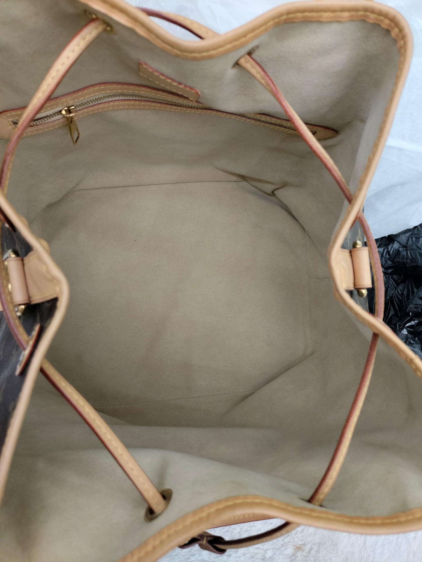 LV Neo Monogram 2010