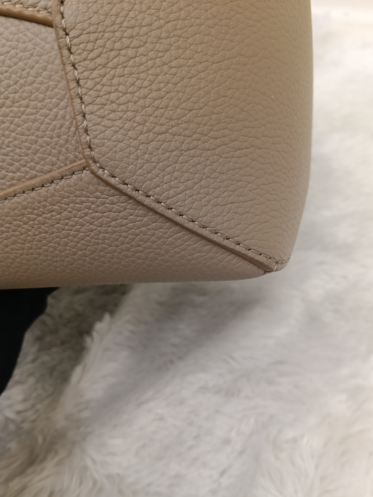 Loewe Puzzle Small Edge Grained Sand GHW 2023
