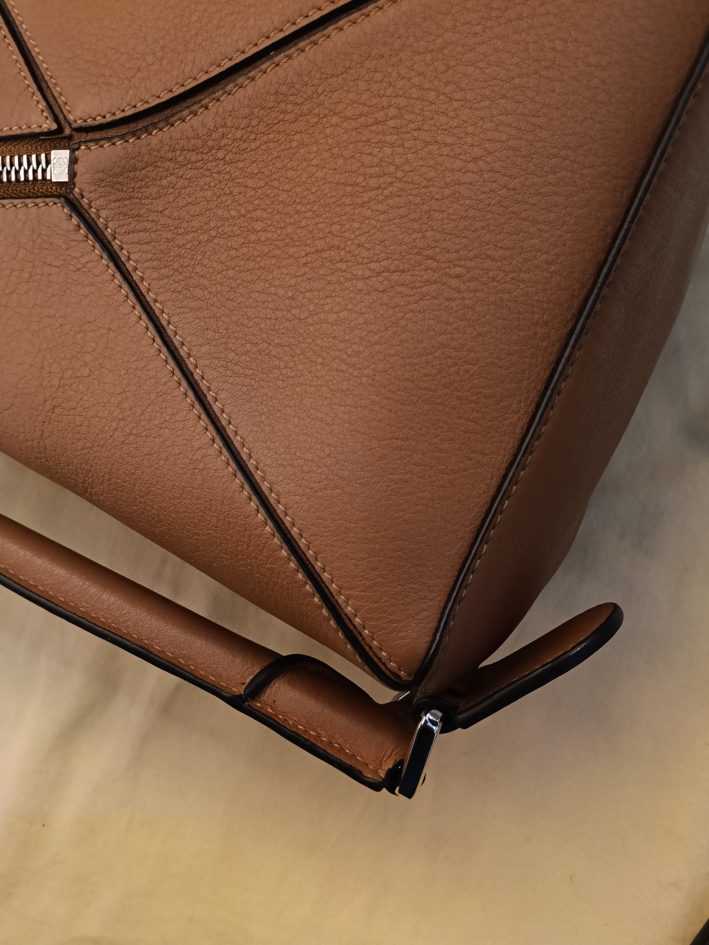 Loewe Puzzle Medium Tan SHW 2018