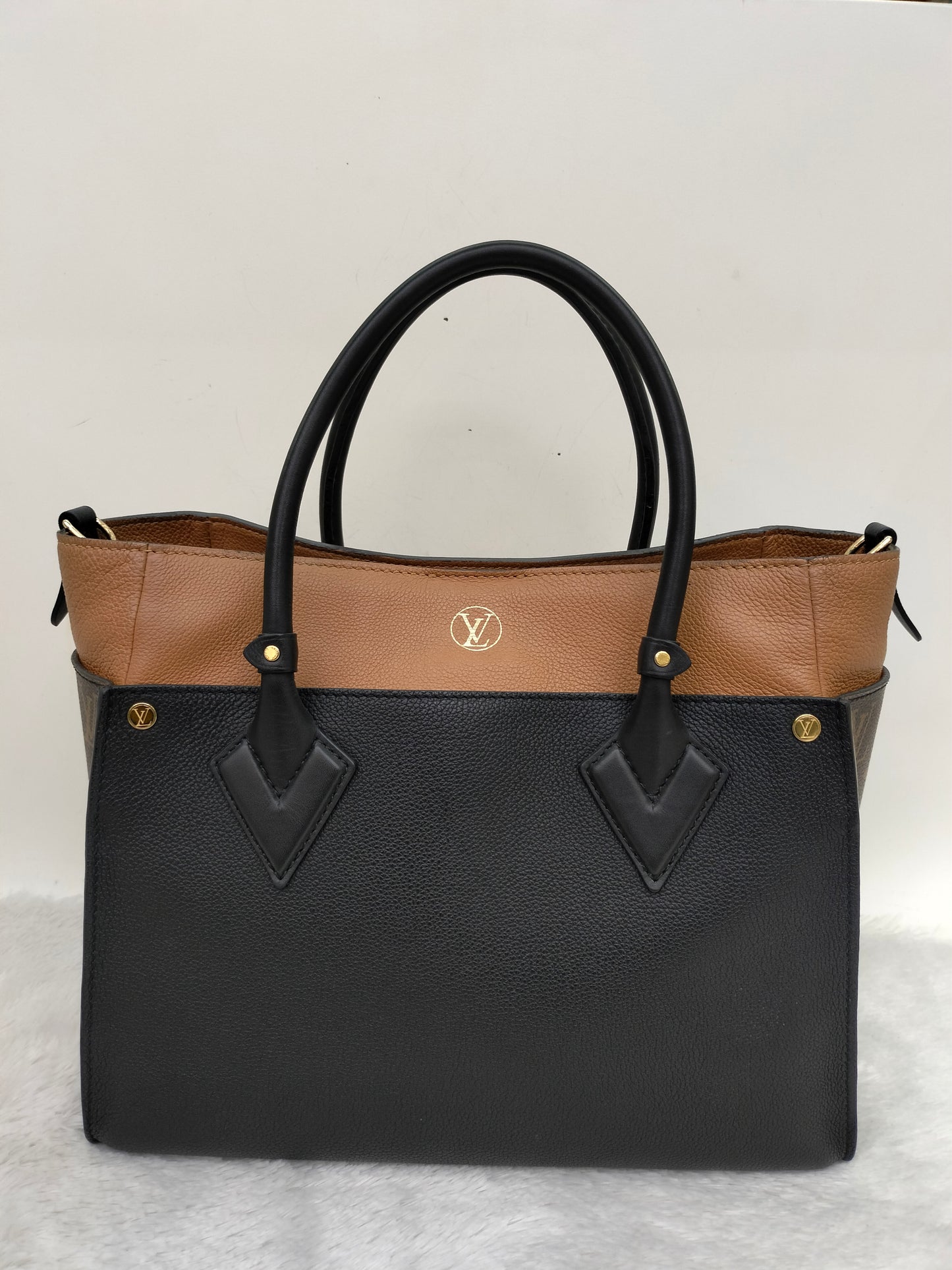 LV On My Side MM Monogram Grained Noir 2019