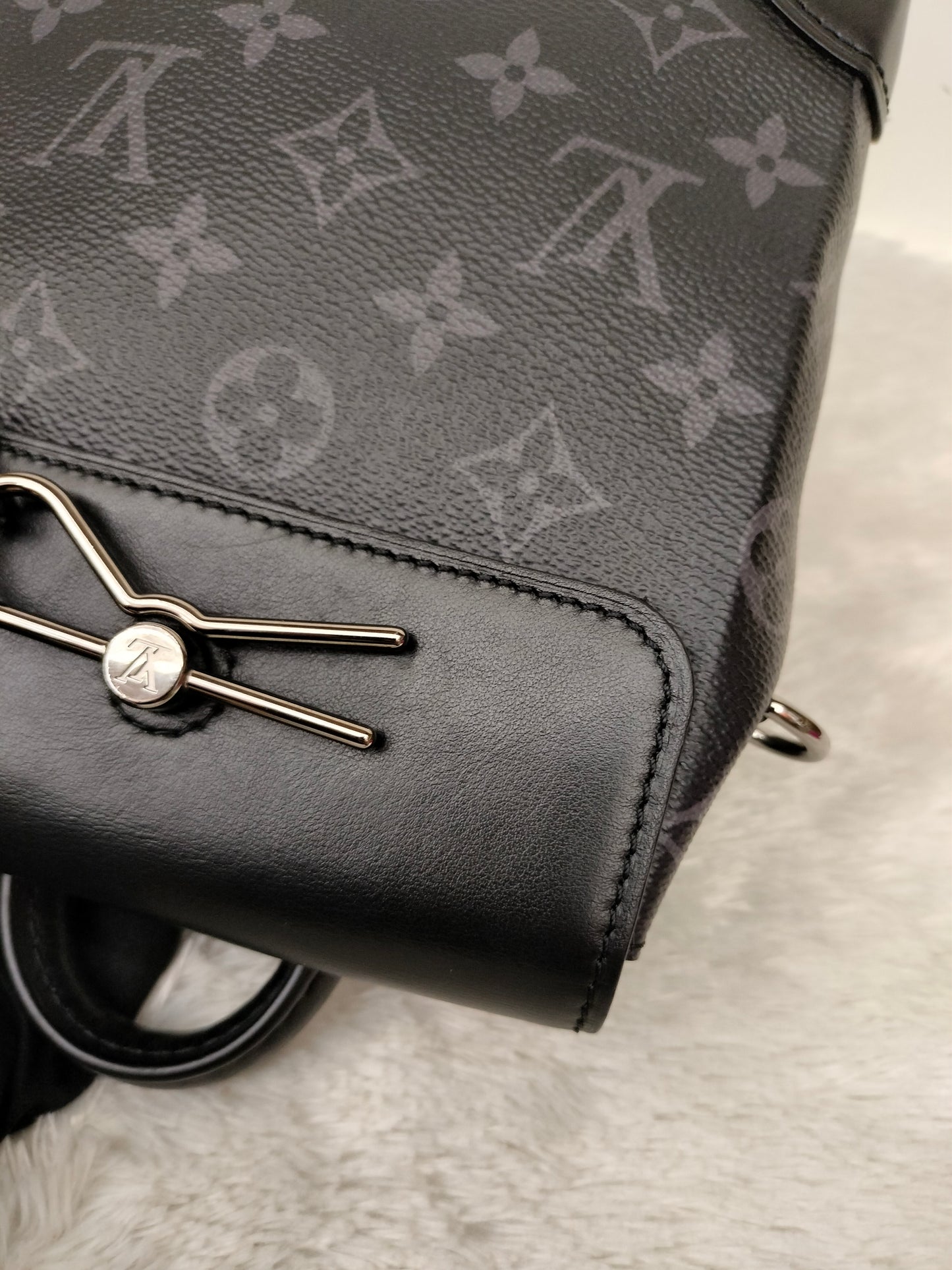 LV Nano Steamer Monogram Eclipse (CHIP)