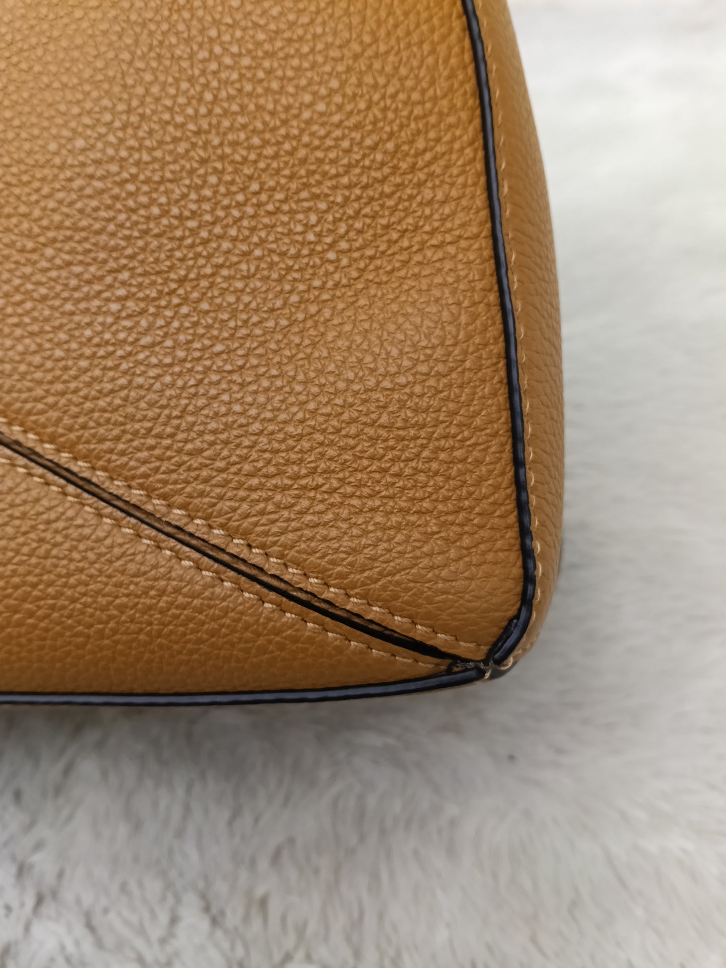 Loewe Puzzle Small Grained Caramel GHW 2023