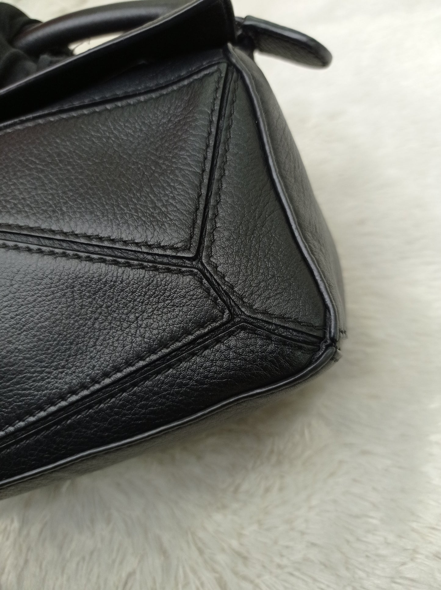 Loewe Puzzle Mini Black SHW 2022
