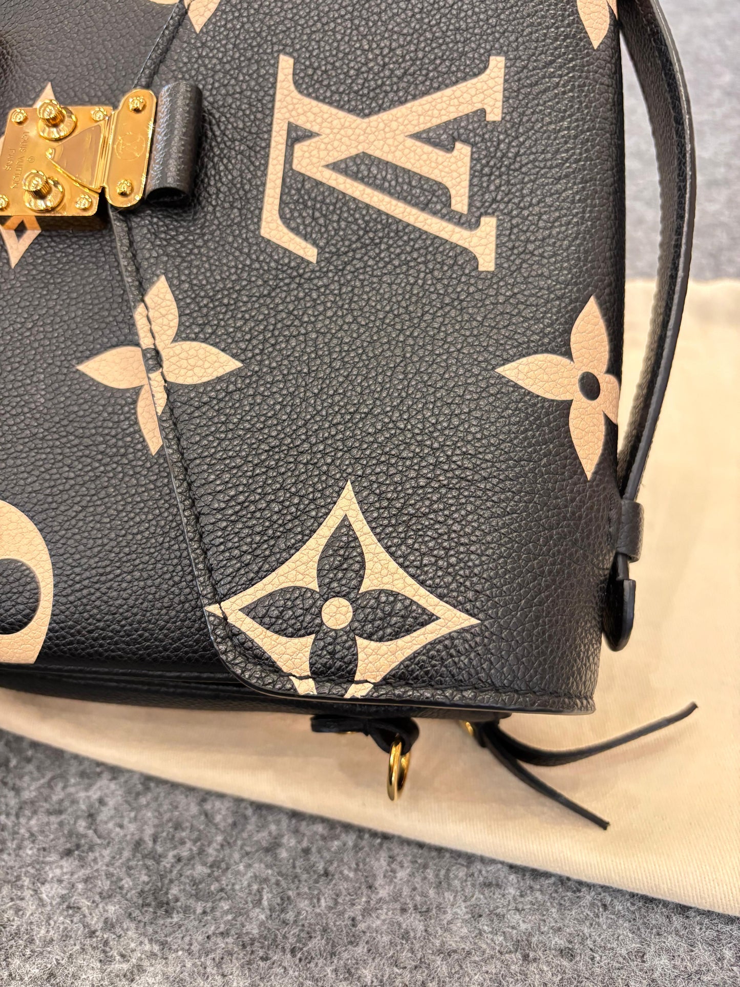 LV Metis Empreinte Bicolor Noir Creme (CHIP)
