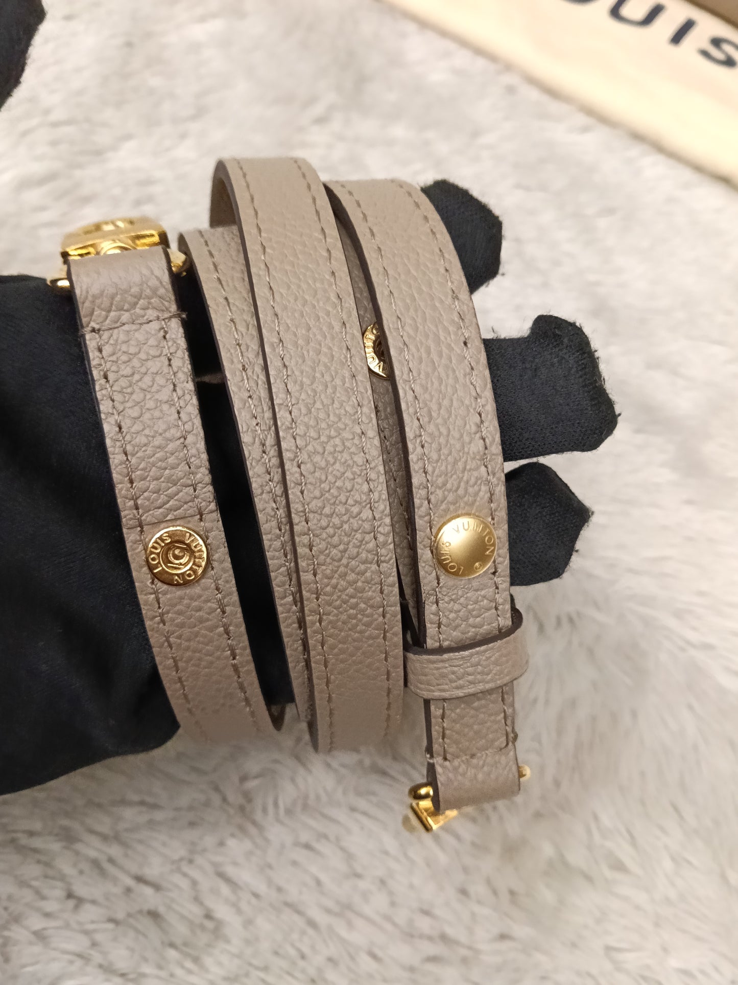LV Neo Noe MM Monogram Empreinte Tourterelle Creme (CHIP)
