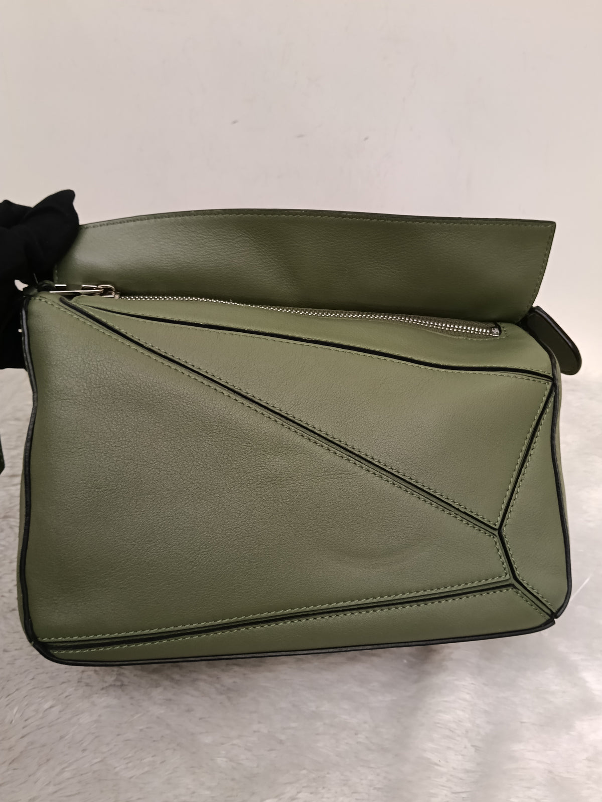 Loewe Puzzle Small Calfskin Avocado SHW 2020