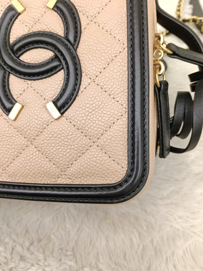 *Neverbeen Used* Chanel Filigree Vanity Case Small Caviar Beige Black GHW #27