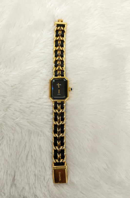Chanel Watch Black GHW size M