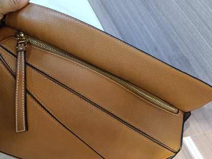 Loewe Puzzle Medium Grained Caramel GHW 2020