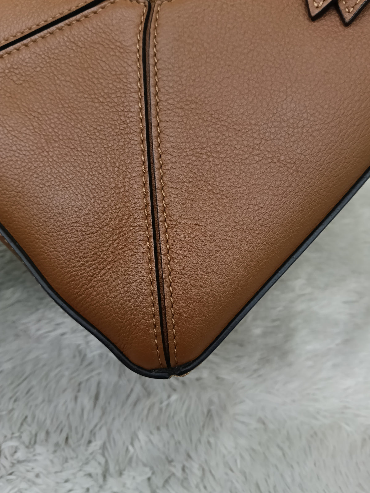 Loewe Puzzle Small Calfskin Tan SHW 2021
