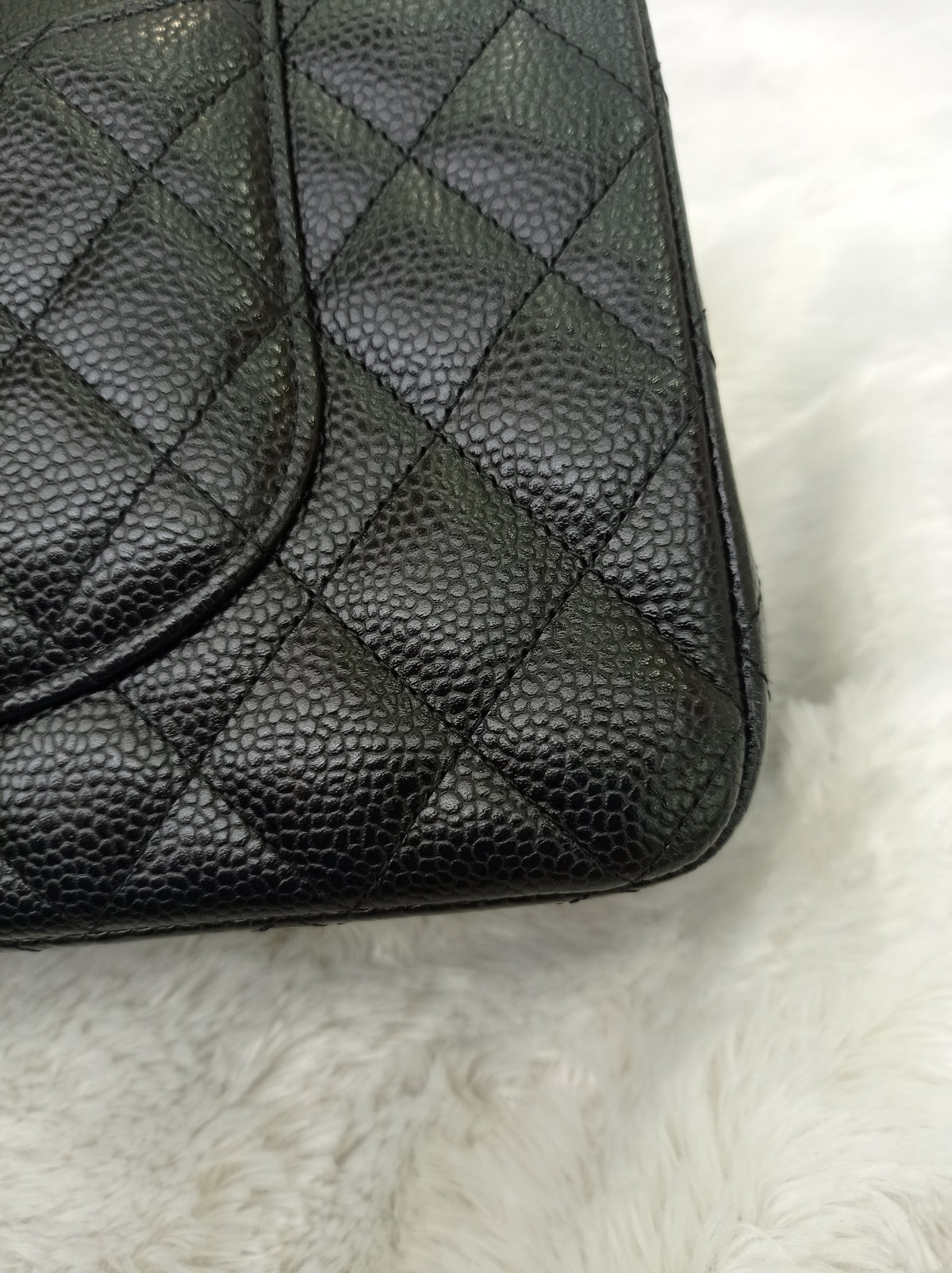 Chanel Medium Caviar Black GHW DF (CHIP)