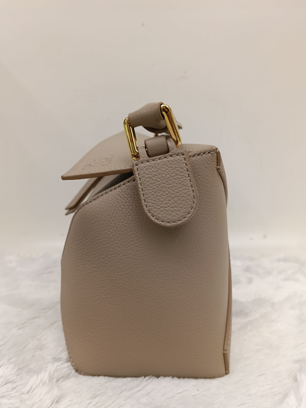 Loewe Puzzle Small Edge Grained Sand GHW 2023