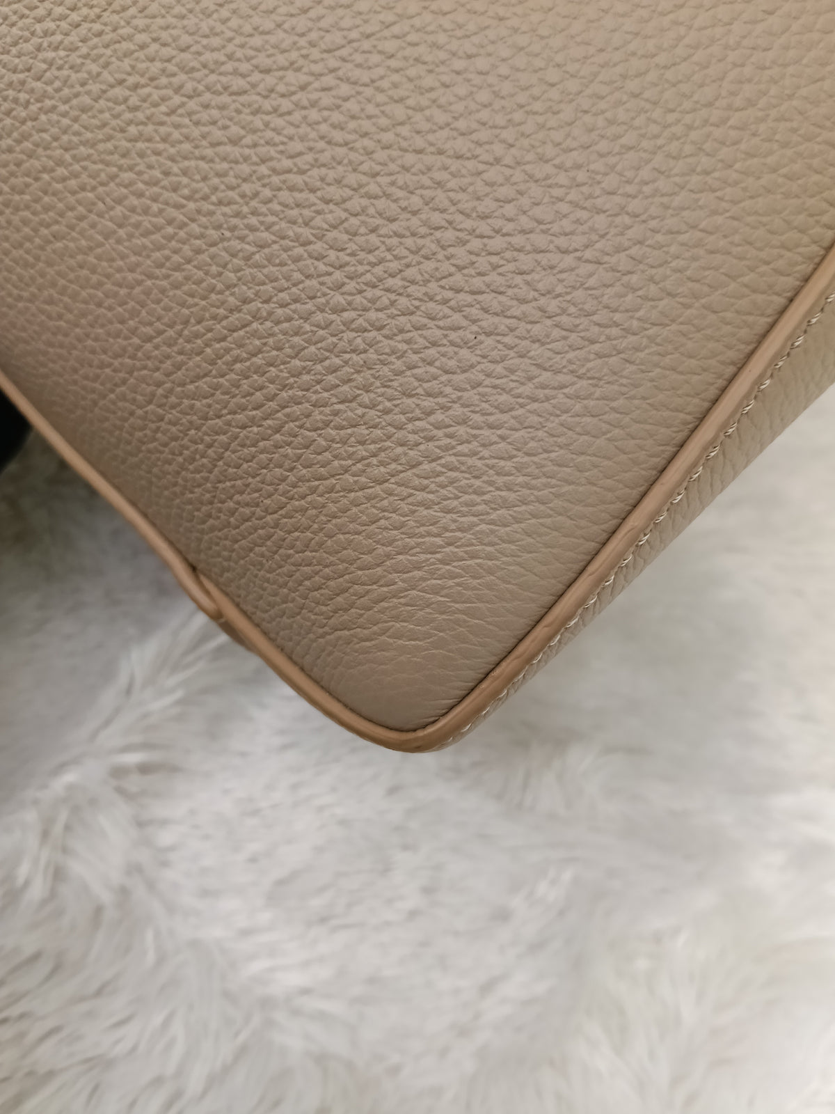 Loewe Puzzle Small Edge Grained Sand GHW 2023