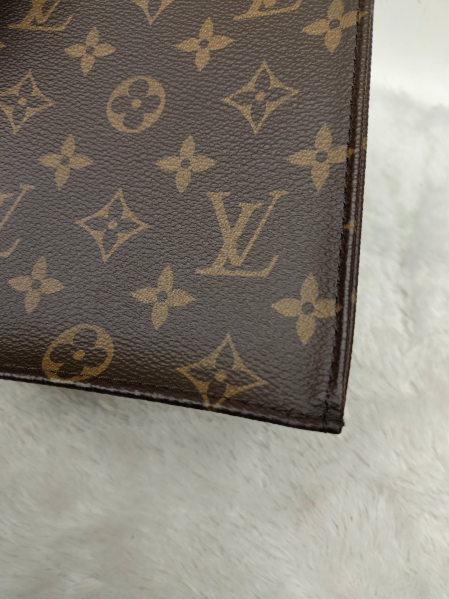 LV Petit Sac Plat Monogram 2021 (CHIP)