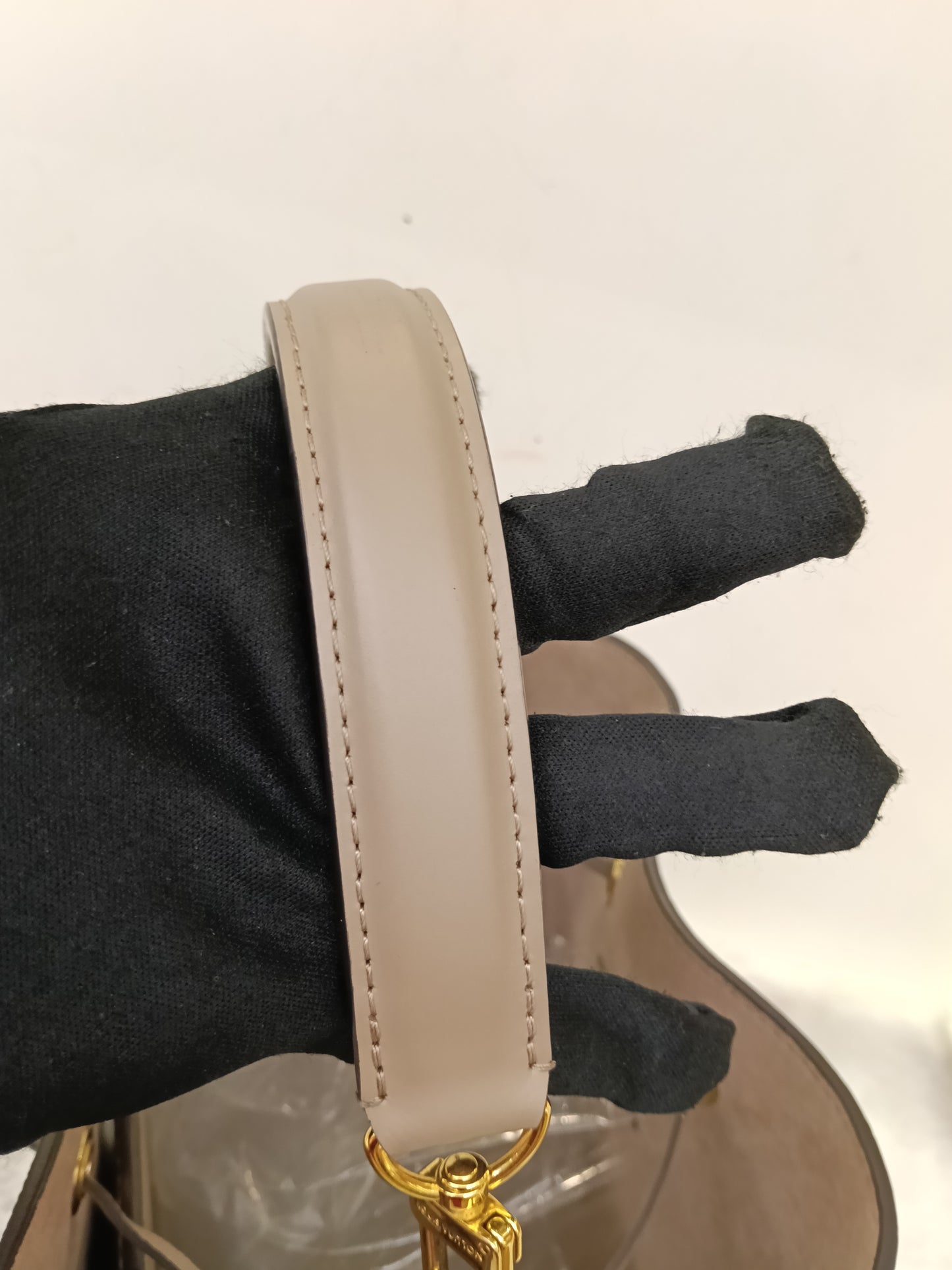 LV Neo Noe MM Monogram Empreinte Tourterelle Creme (CHIP)