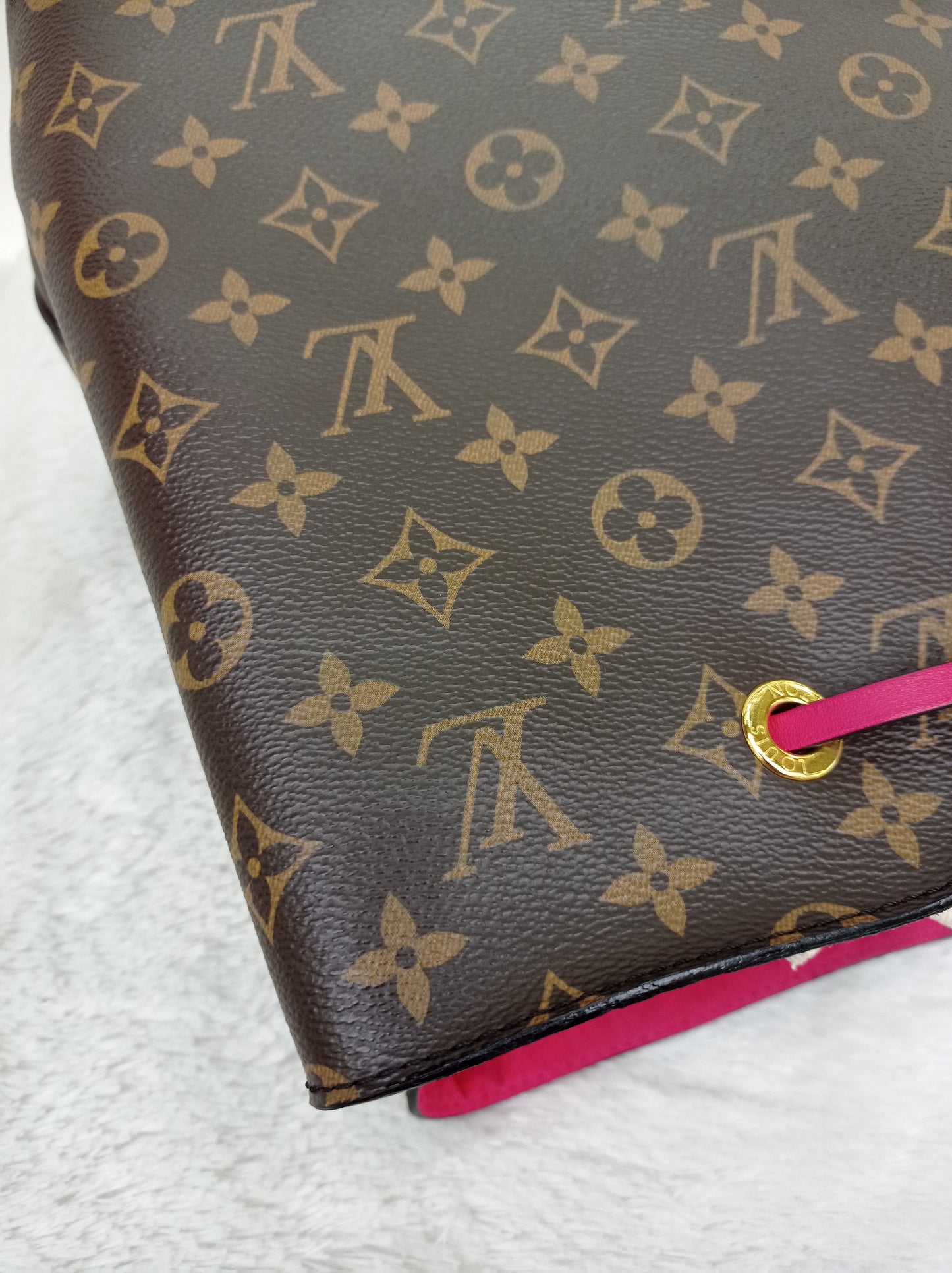 LV Neo Noe MM Monogram Freesia 2018