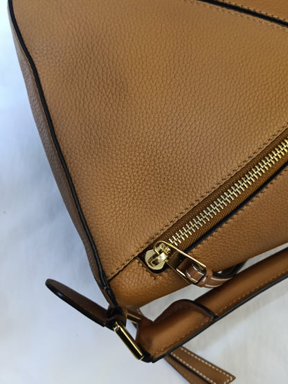 Loewe Puzzle Medium Grained Caramel GHW 2020